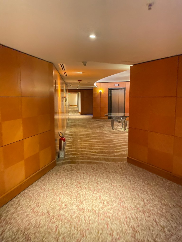 Professional male massage in a São Paulo hotel